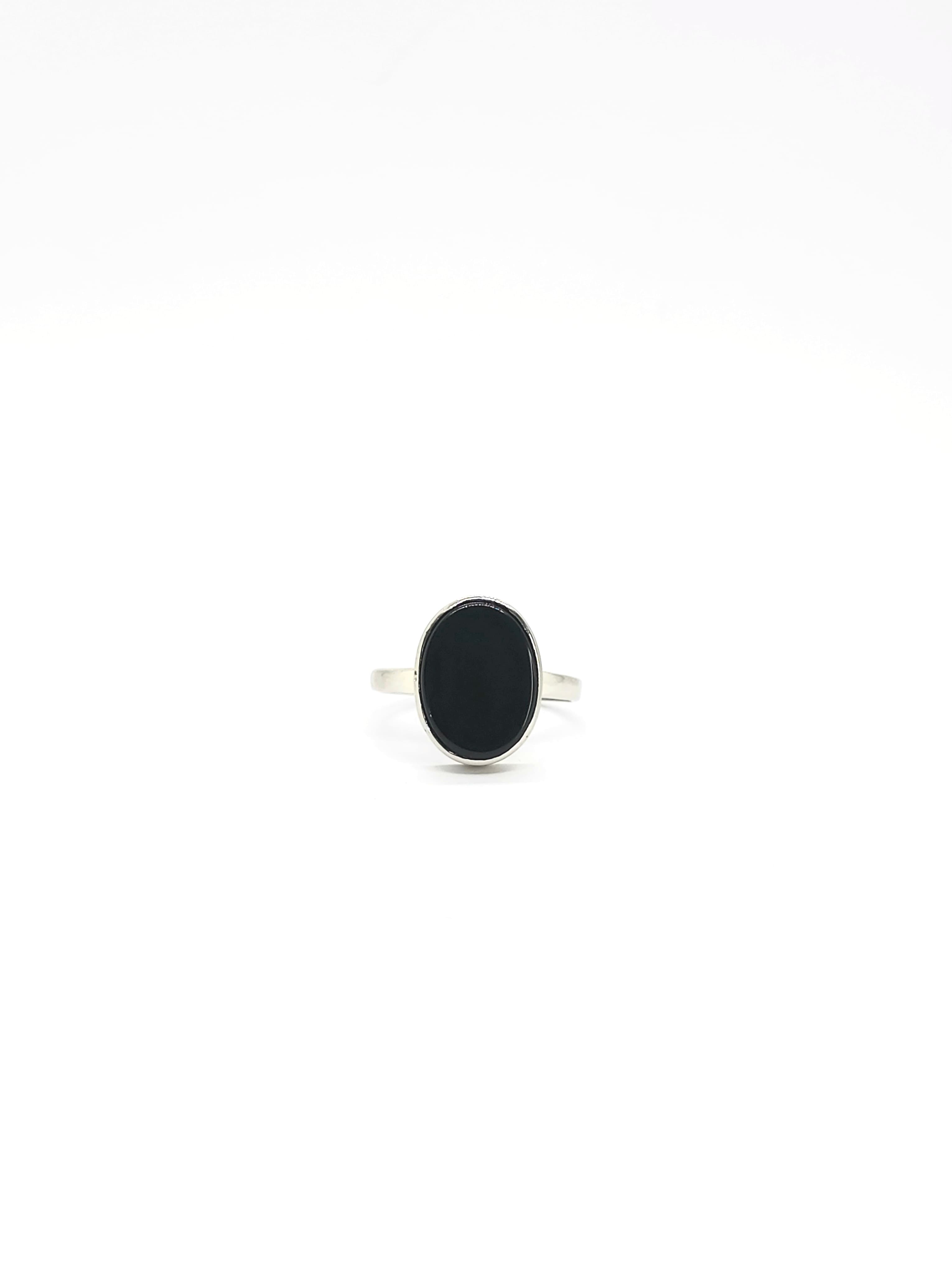 Modern Silver Oval Onyx Ring for Trendy Index Finger Style