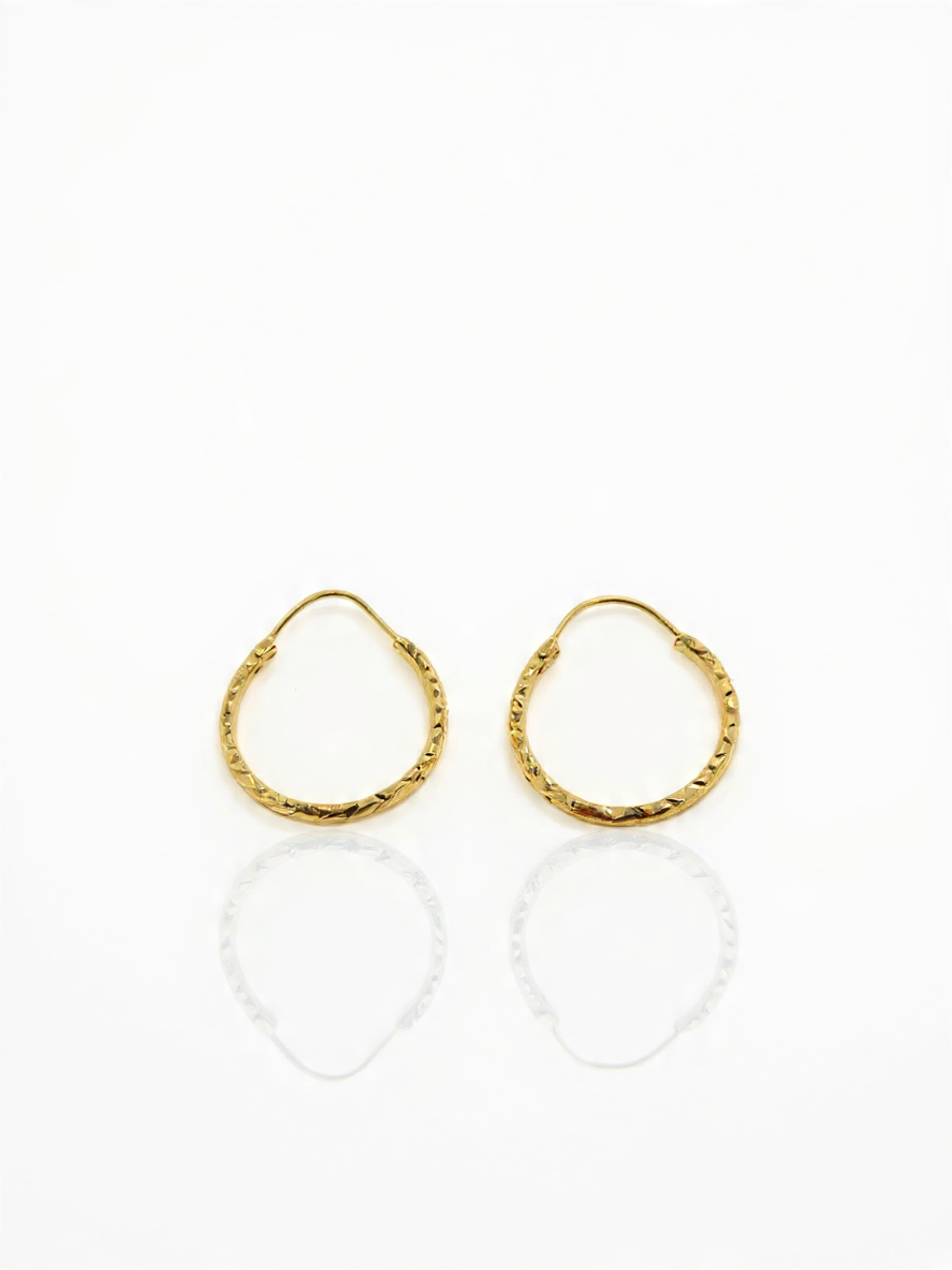 Simple Gold Faceted PIPE Wire Balli Earrings design in pakistan
